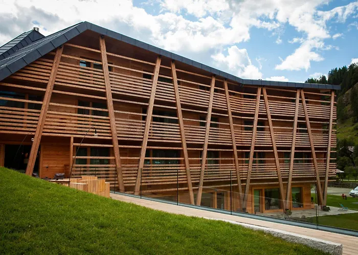 Au Charmant Petit Lac - Ecohotel Parc & Spa Champoluc